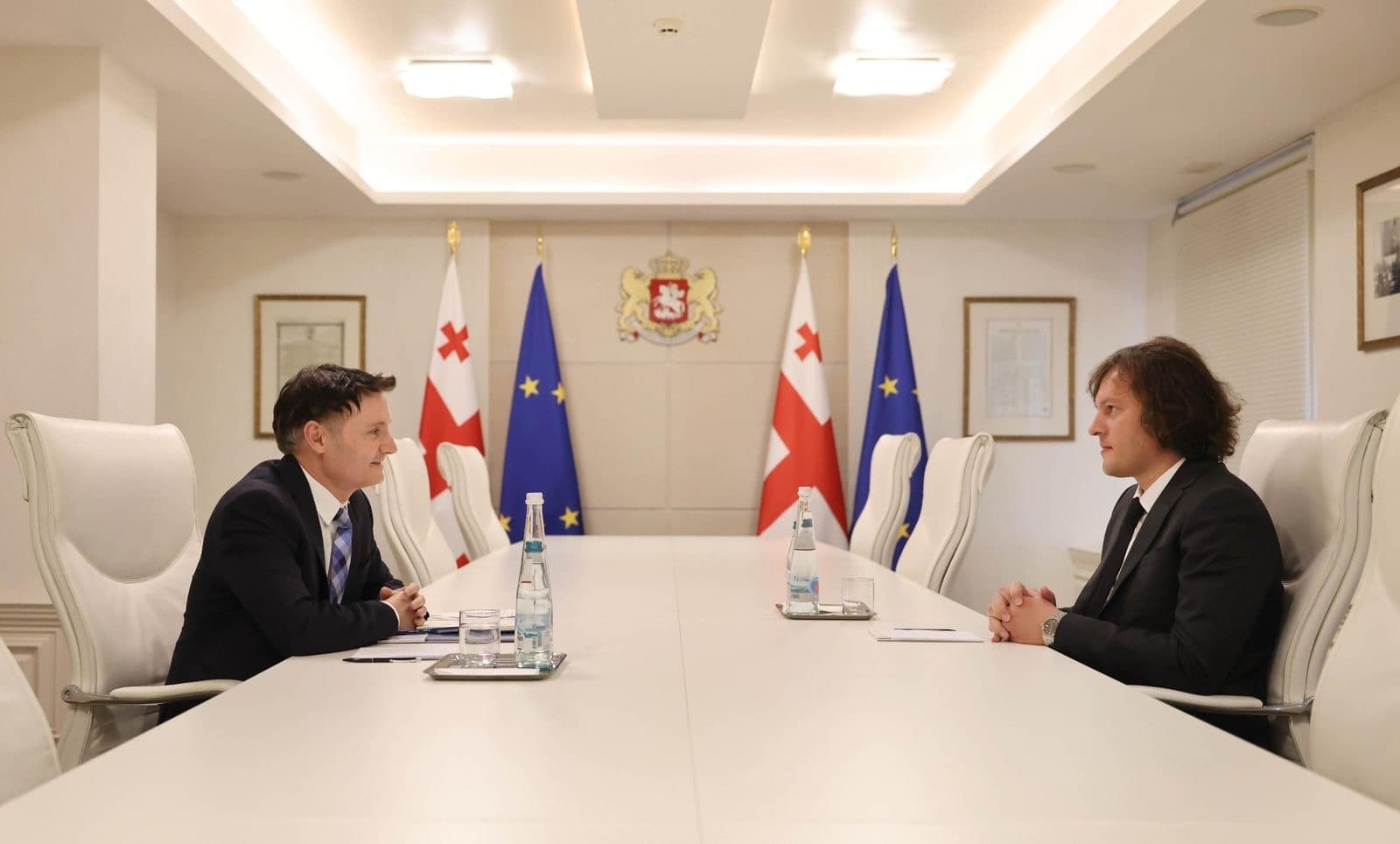 Frontnews image description