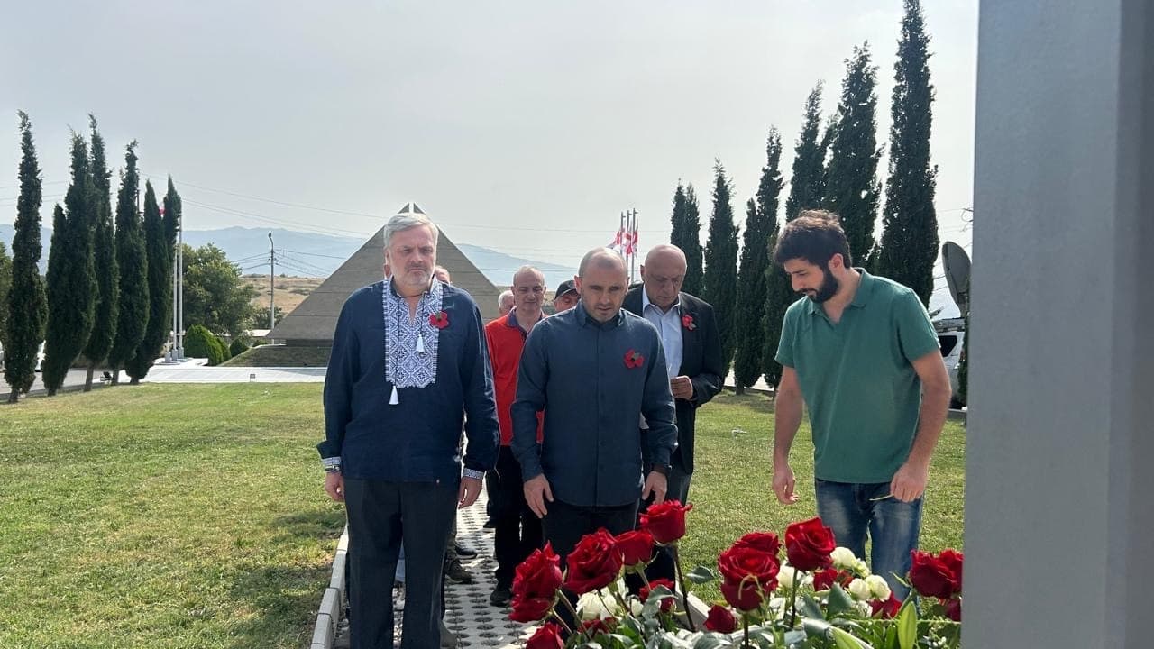 Frontnews image description