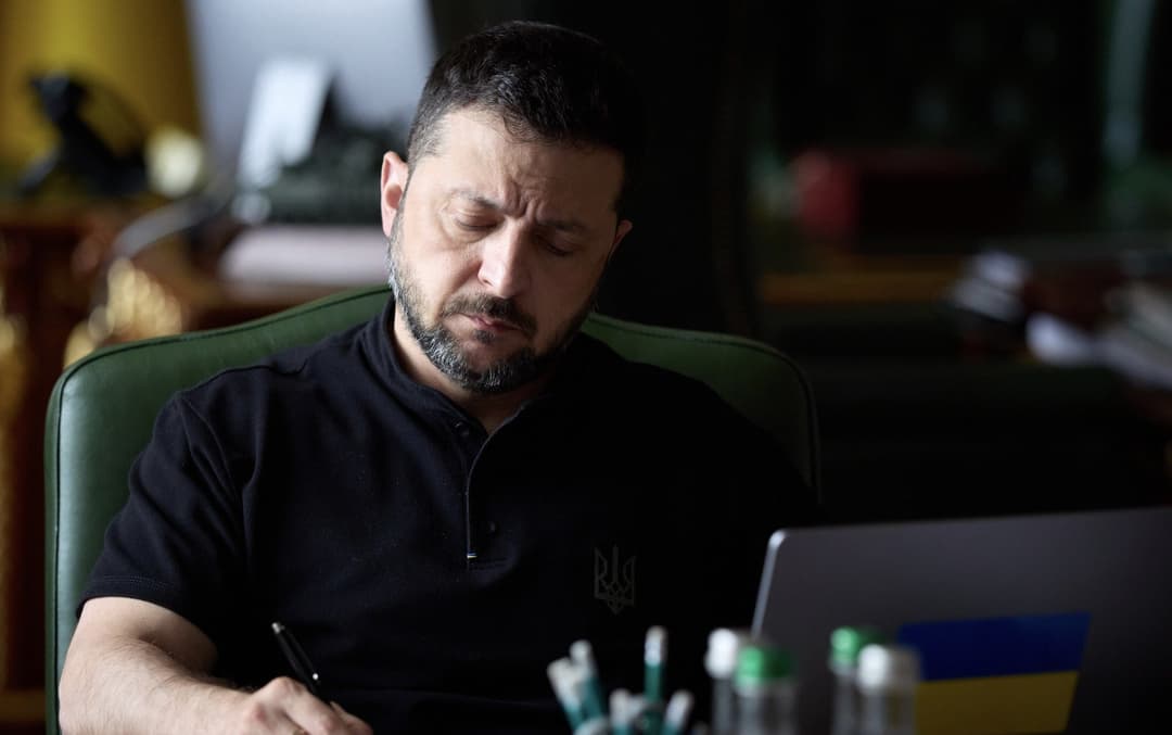 ზელენსკი - ჩვენს მიწას ოკუპანტებს არ მივცემთ და კონსტიტუციას არ გადავუხვევთ