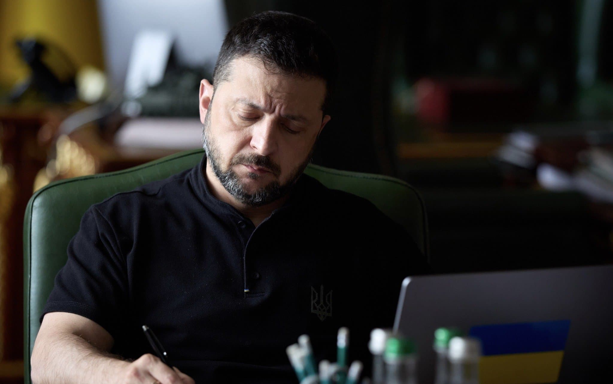 Frontnews image description