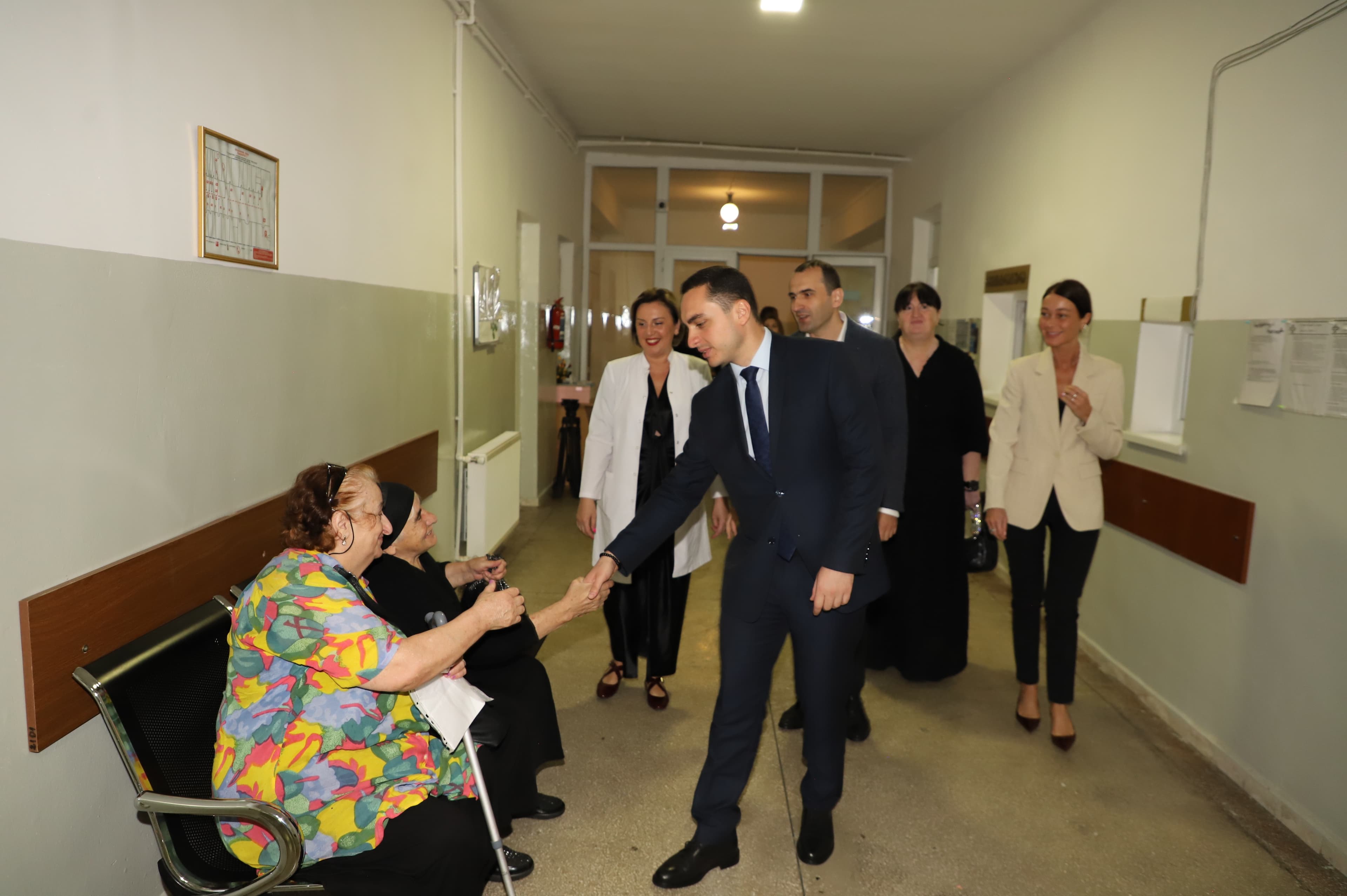 Jincharadze met with the medical centre’s management and staff, reaffirming the importance of expanding healthcare services in areas with a high concentration of displaced persons