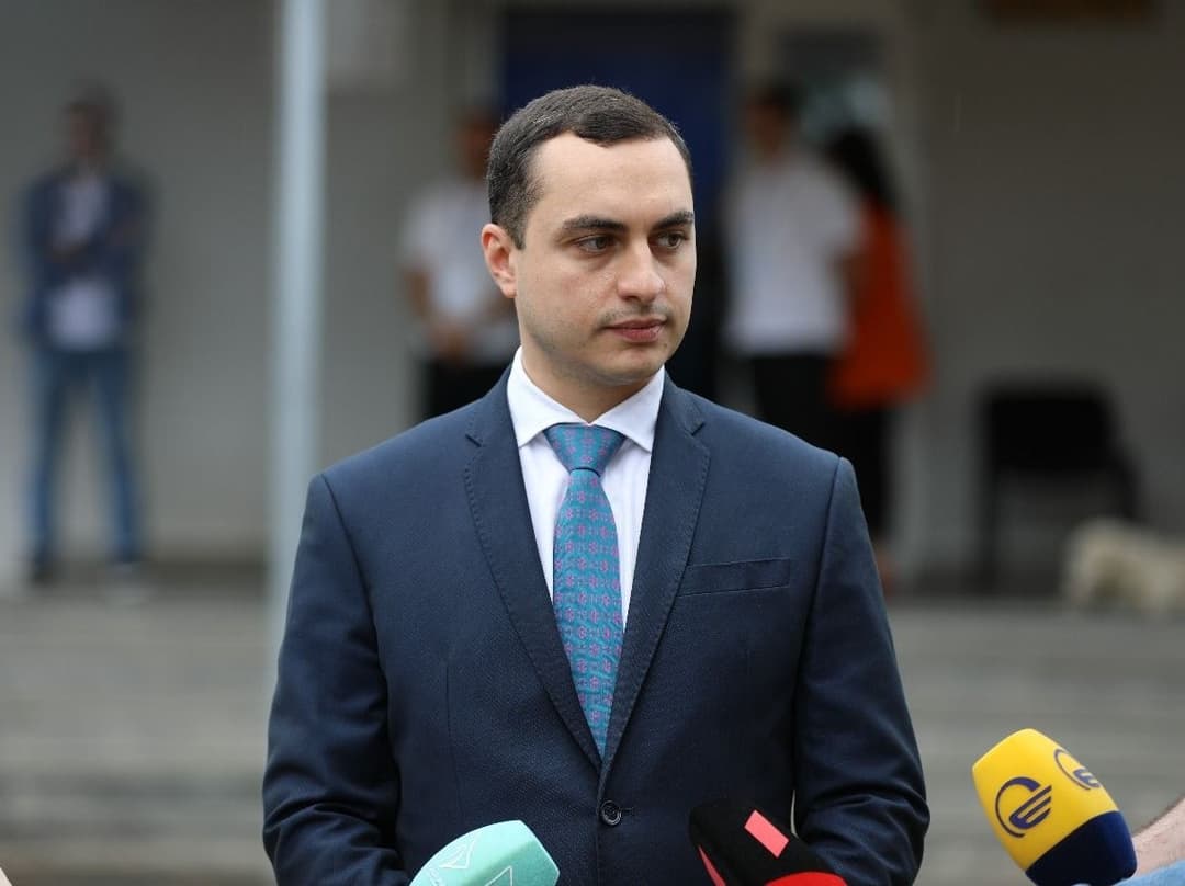 Chair of Gov’t of Autonomous Republic of Abkhazia hails student success in national exams