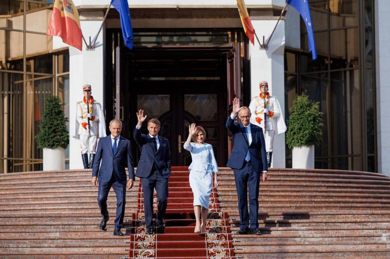 Frontnews image description