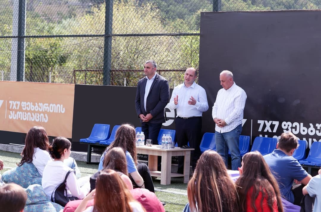 გივი მიქანაძე დუშეთის მუნიციპალიტეტში ახალგაზრდებს შეხვდა