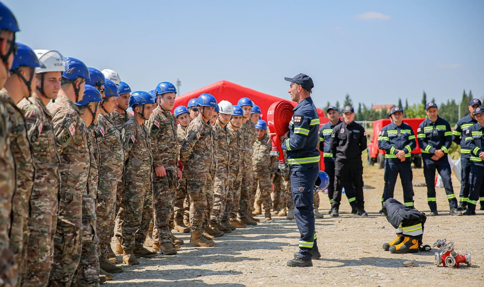 Frontnews image description