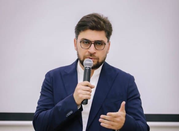 Frontnews image description