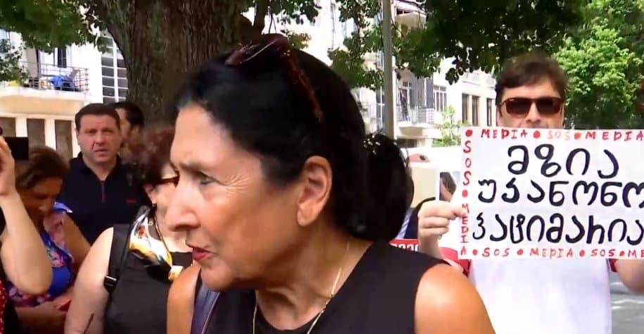 სალომე ზურაბიშვილი - ეს მედიის მიმართ მიზანმიმართული ქმედებაა, მაგრამ ამავე დროს ეს არის ქვეყნის მიმართაც, მზია არის სიმბოლო საქართველოსი