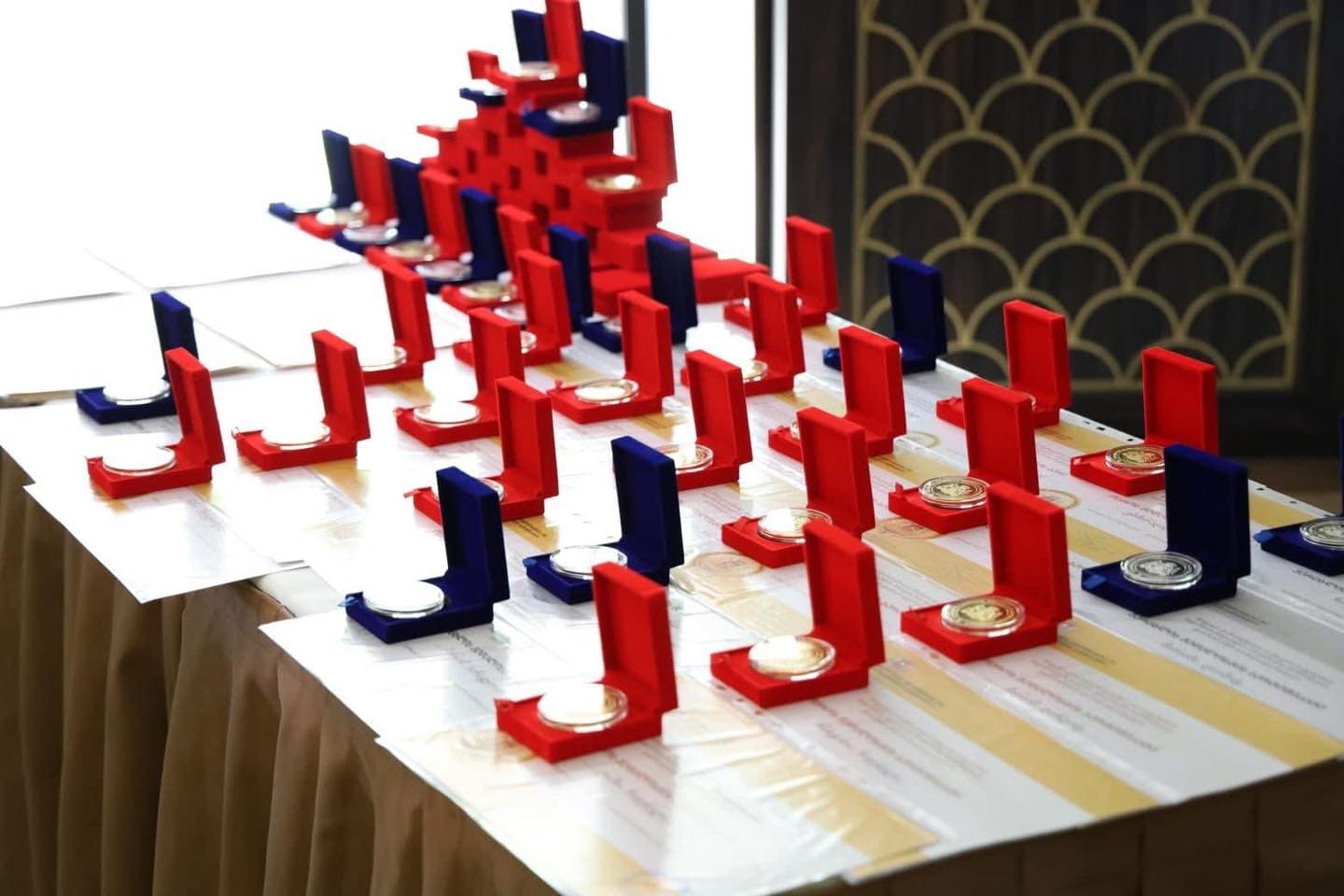 Frontnews image description