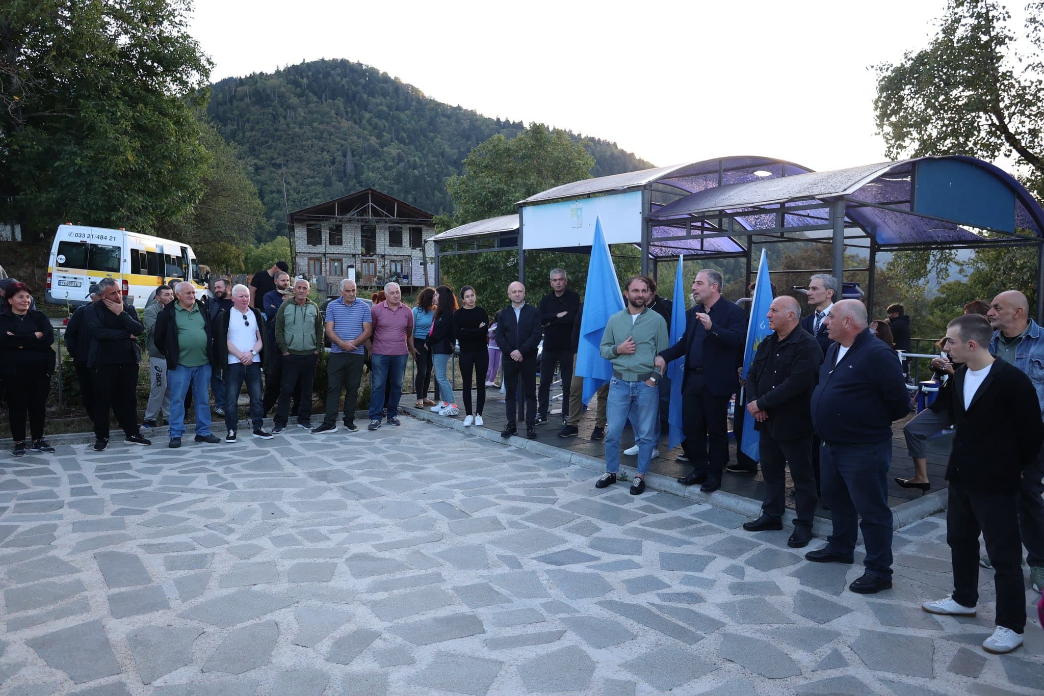 Frontnews image description