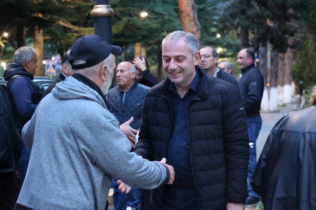 მამუკა გელაშვილმა ახალშენის მოსახლეობას საარჩევნო პროგრამა გააცნო და მათი პრობლემები მოისმინა