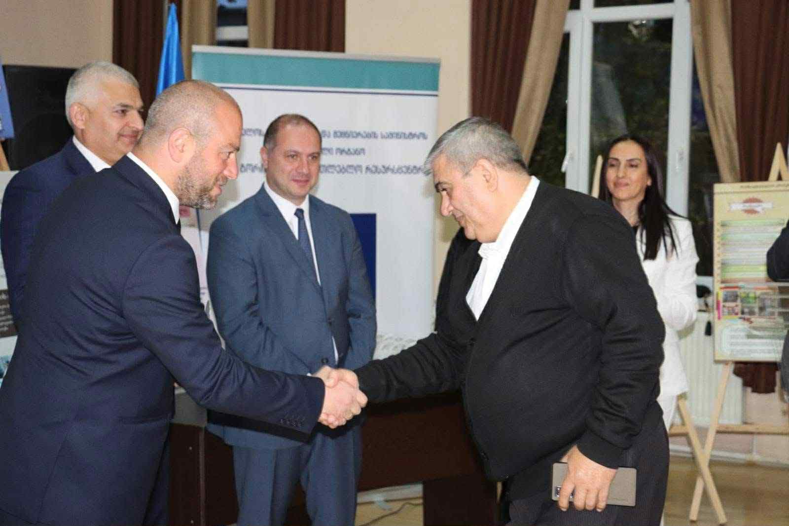 Frontnews image description