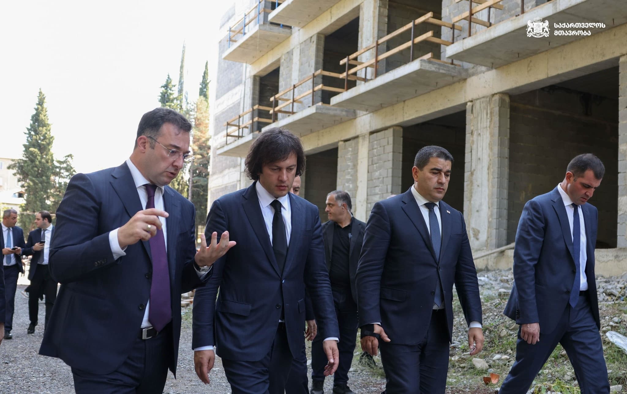 Frontnews image description