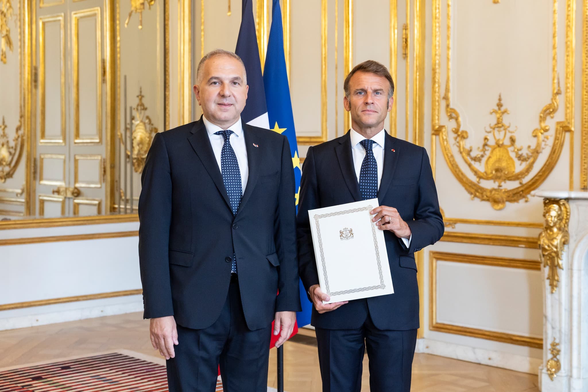 Frontnews image description