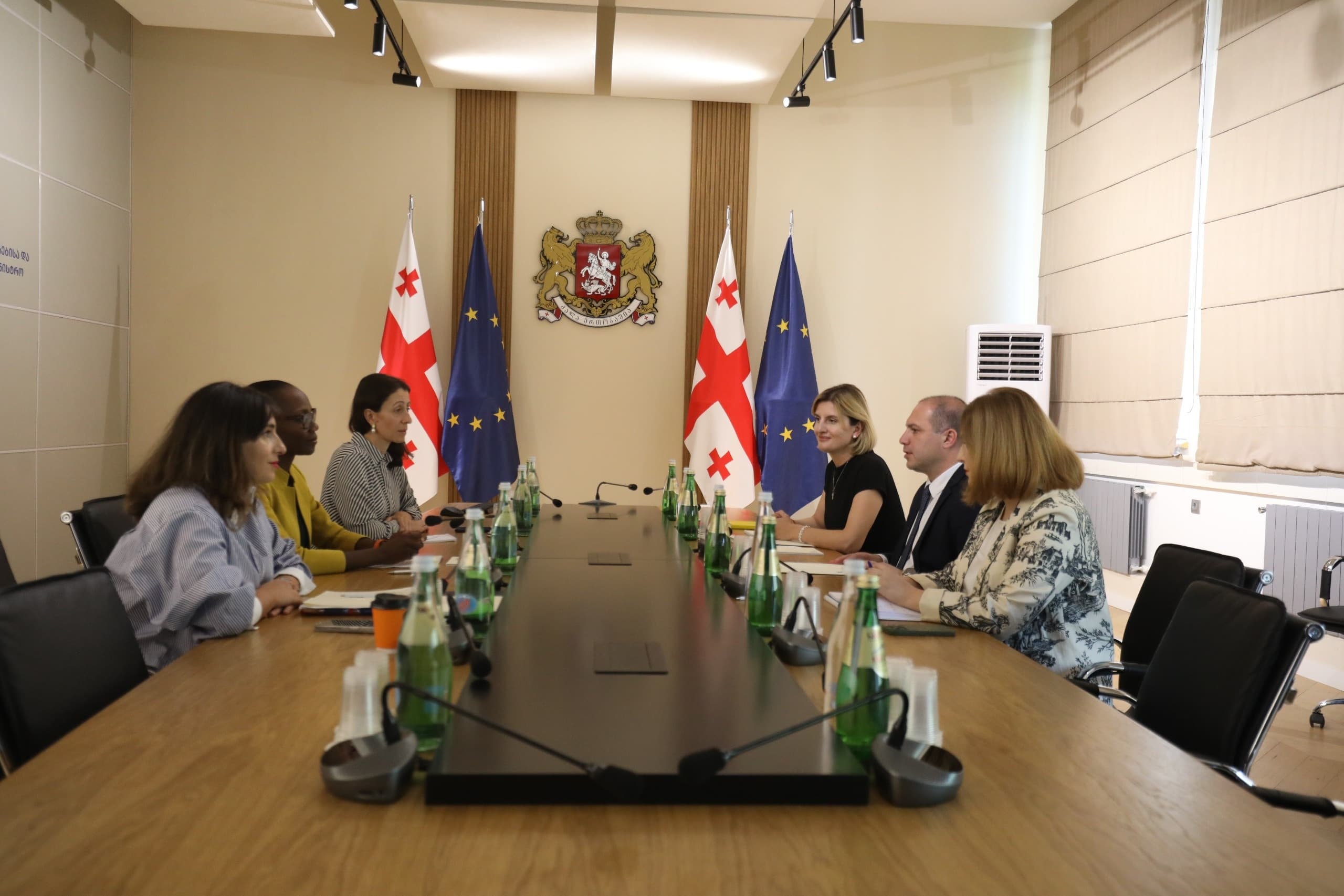 Frontnews image description