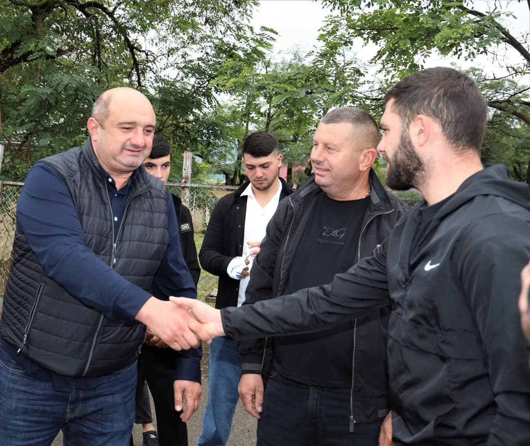 "ქართული ოცნების" მერობის კანდიდატი ზამურ ჭითანავა, საარჩევნო კამპანიის ფარგლებში ბოლნისის მოსახლეობასთან შეხვედრებს განაგრძობს