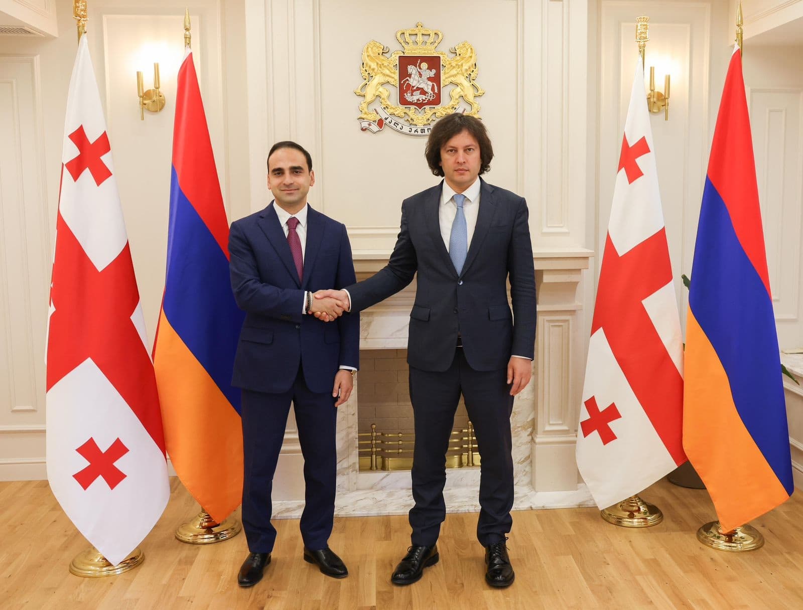 Frontnews image description