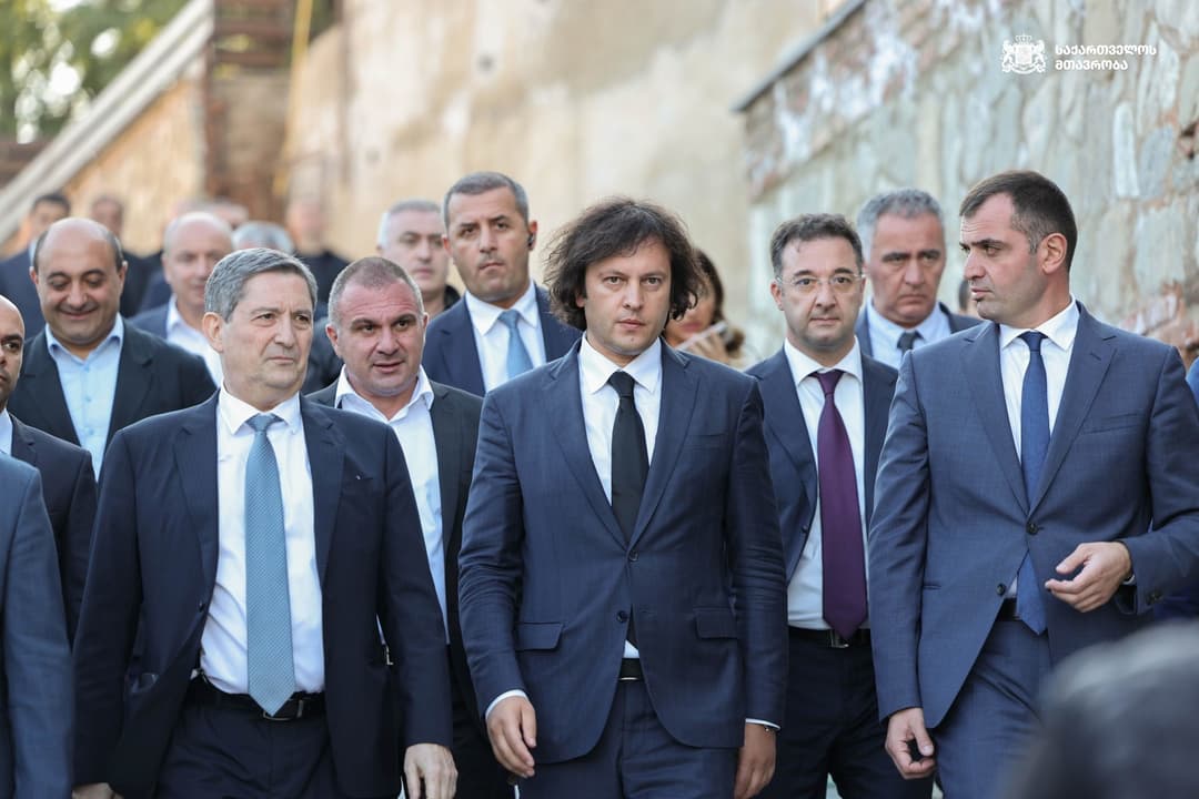 ირაკლი კობახიძემ თელავის №1 საჯარო სკოლის ისტორიული შენობის რეაბილიტაციისა და ურბანული განახლების პროექტებს გაეცნო