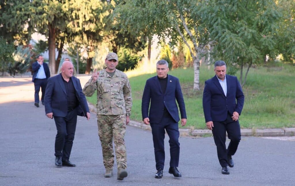 Frontnews image description