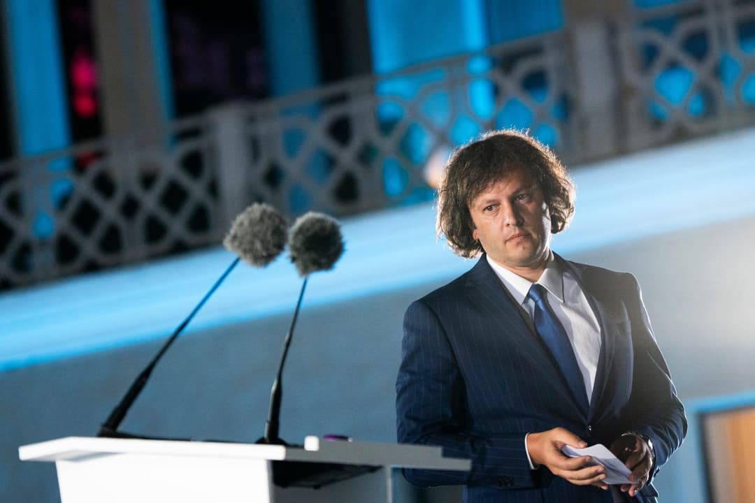 PM points to drop in poverty rate