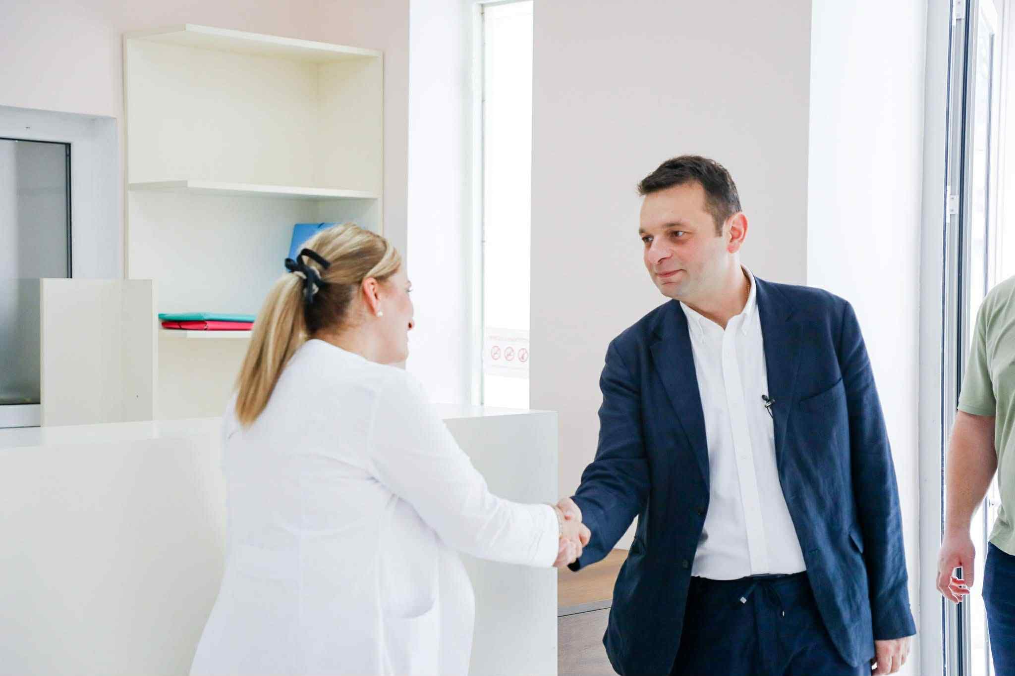 Frontnews image description