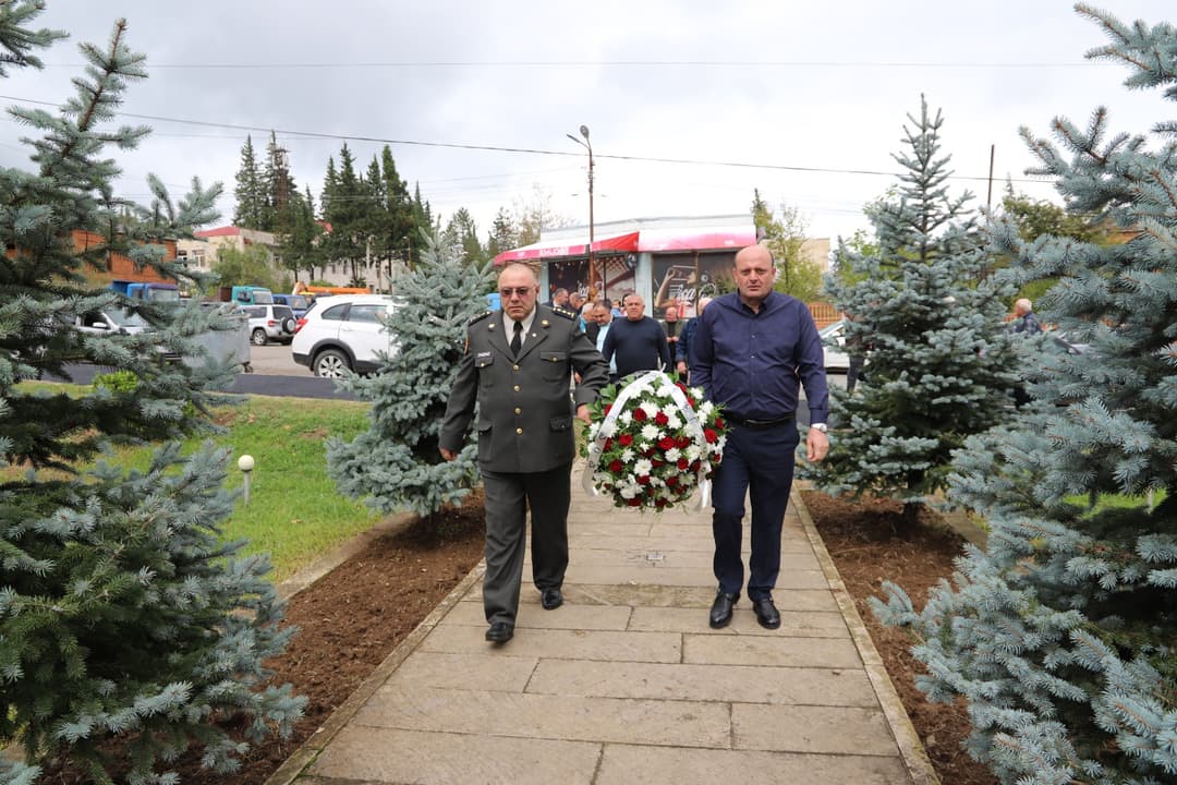თერჯოლის მუნიციპალიტეტის მერმა აფხაზეთის ომში დაღუპულთა ხსოვნას პატივი მიაგო