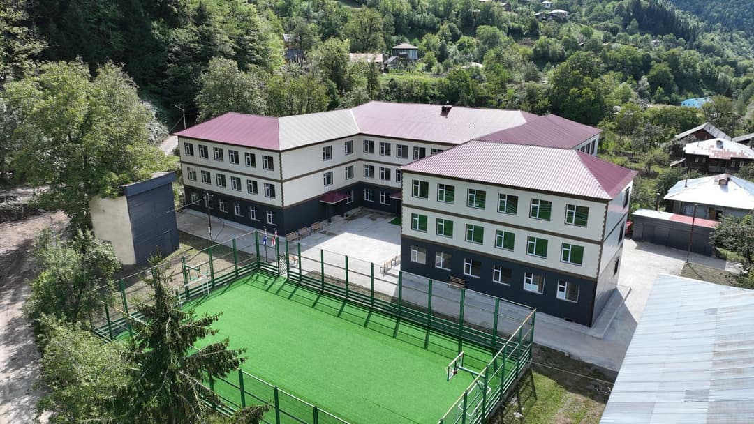 სულხან თამაზაშვილმა ხულოში ახლად რეაბილიტირებული სკოლა გახსნა