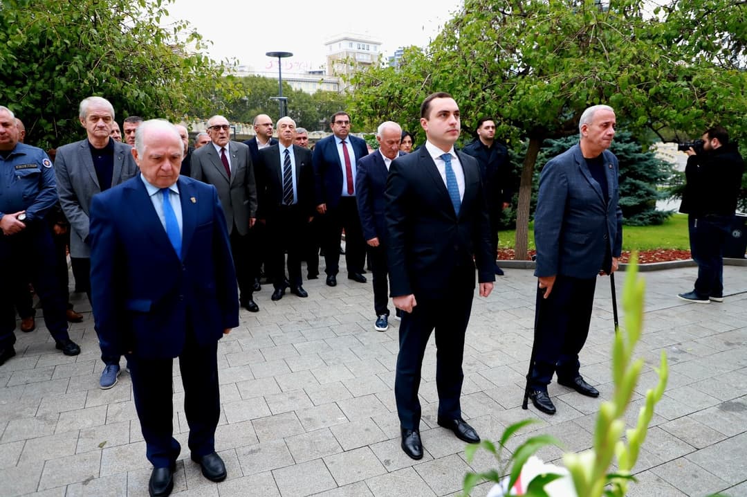 აფხაზეთის მთავრობის თავმჯდომარემ გაგრის ტრაგიკული მოვლენების დროს დაღუპულთა ხსოვნას პატივი მიაგო