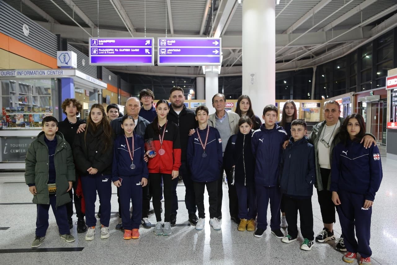 Frontnews image description