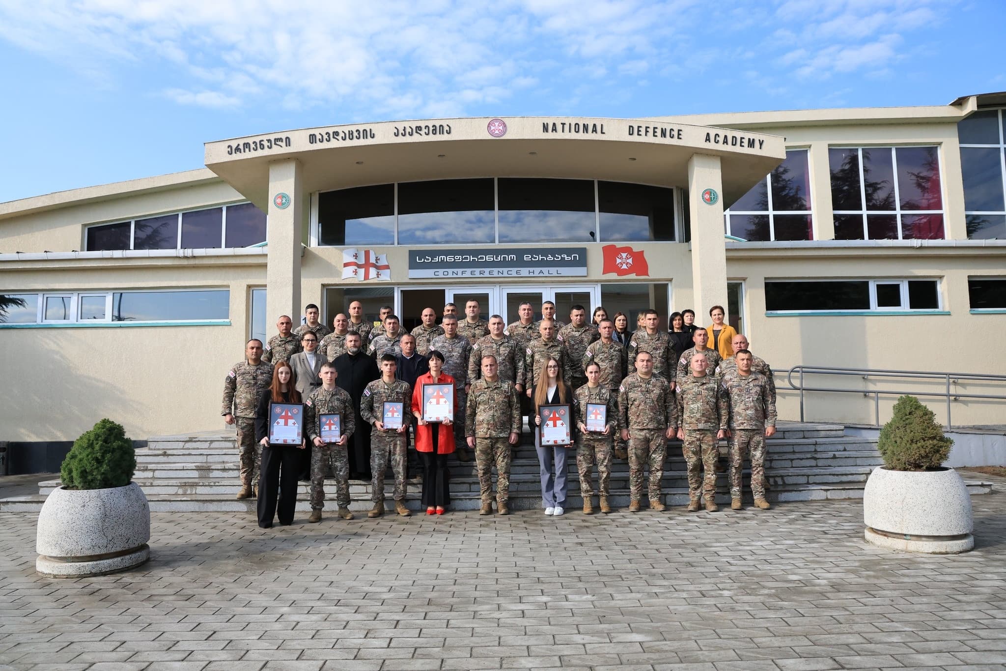 Frontnews image description