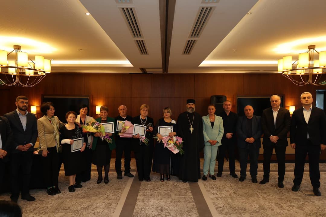 ბორჯომში ღვაწლმოსილი პედაგოგები მადლობის სიგელებით დააჯილდოვეს