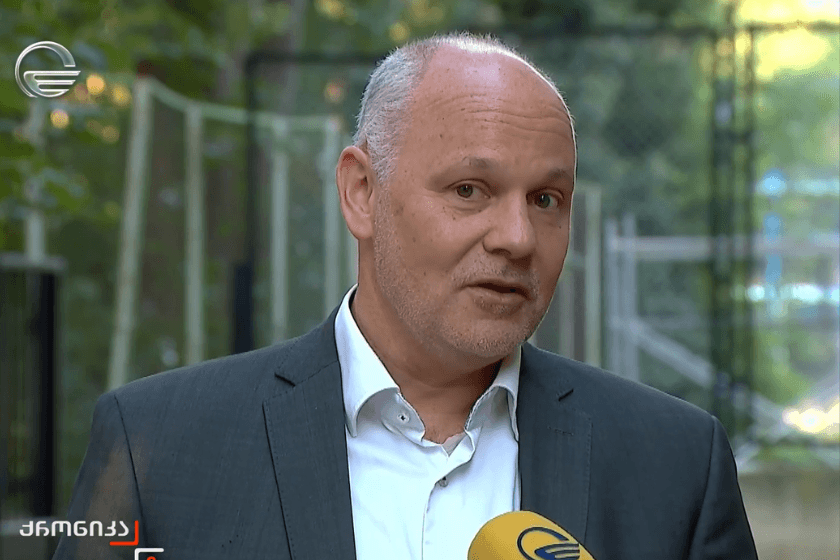 Frontnews image description