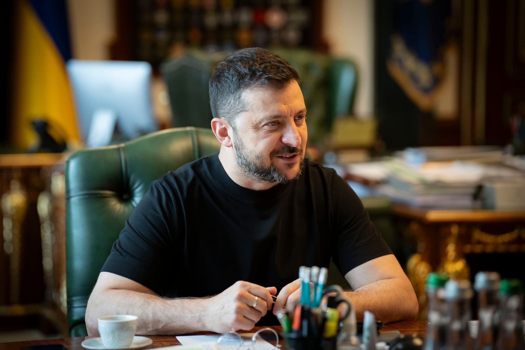 Frontnews image description