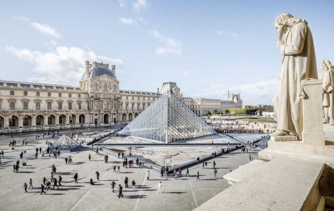 Louvre Museum in Paris robbed, Napoleon’s jewels stolen