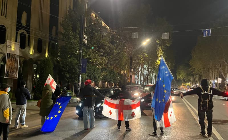 In recent days, dozens of demonstrators have been detained on Rustaveli Avenue for blocking traffic or wearing face masks during protests