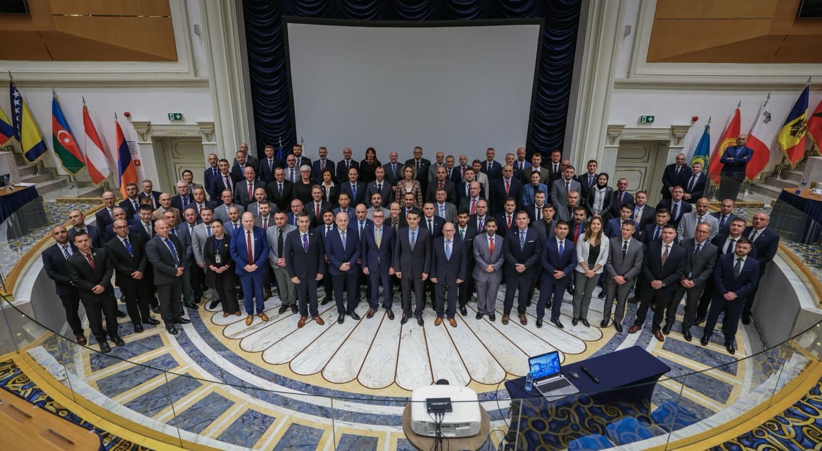 Frontnews image description