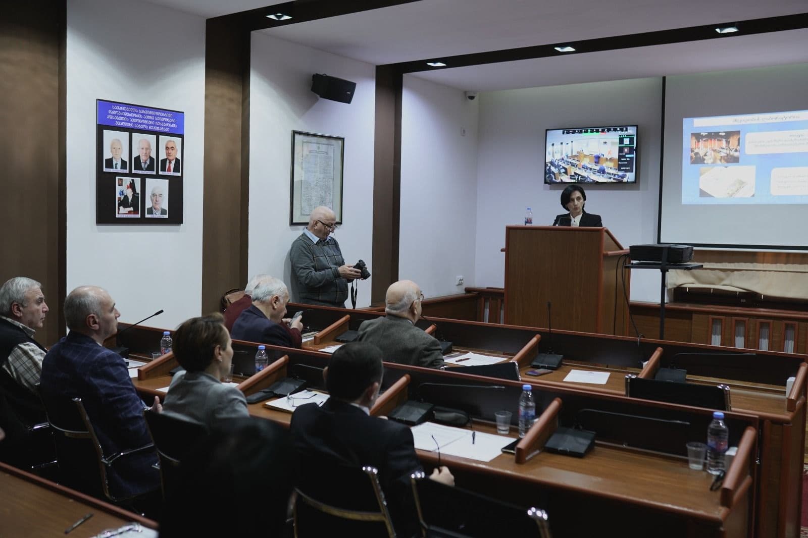 Frontnews image description