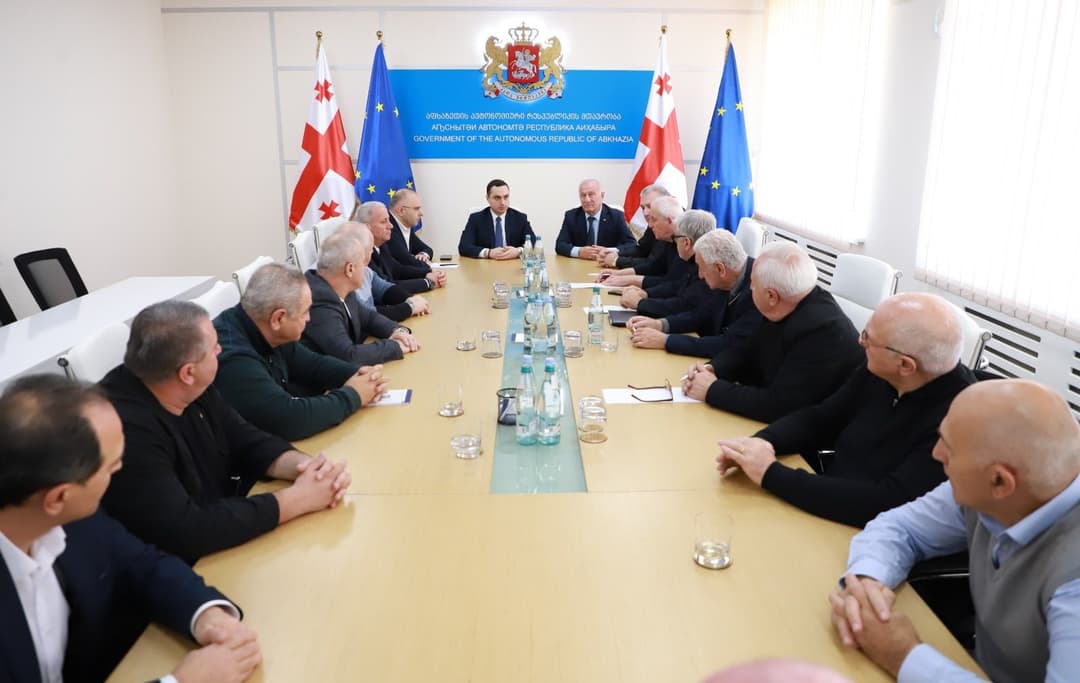 გიორგი ჯინჭარაძე აფხაზეთის მეომართა კავშირის წევრებს შეხვდა