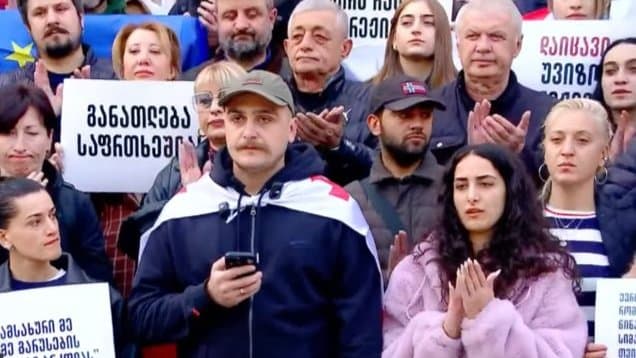 "28 ნოემბერს, 19:00 საათზე ვიკრიბებით თსუსთან, საიდანაც გაიმართება საპროტესტო მსვლელობა რუსთაველის გამზირისკენ"