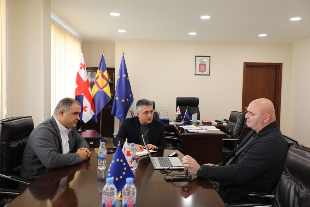 დავით კოდუამ სოკარ გაზის წარმომადგენელთან ზამთრის სეზონის დაწყებამდე ბუნებრივ აირზე მომუშავე გამათბობლების მონიტორინგის საკითხები განიხილა