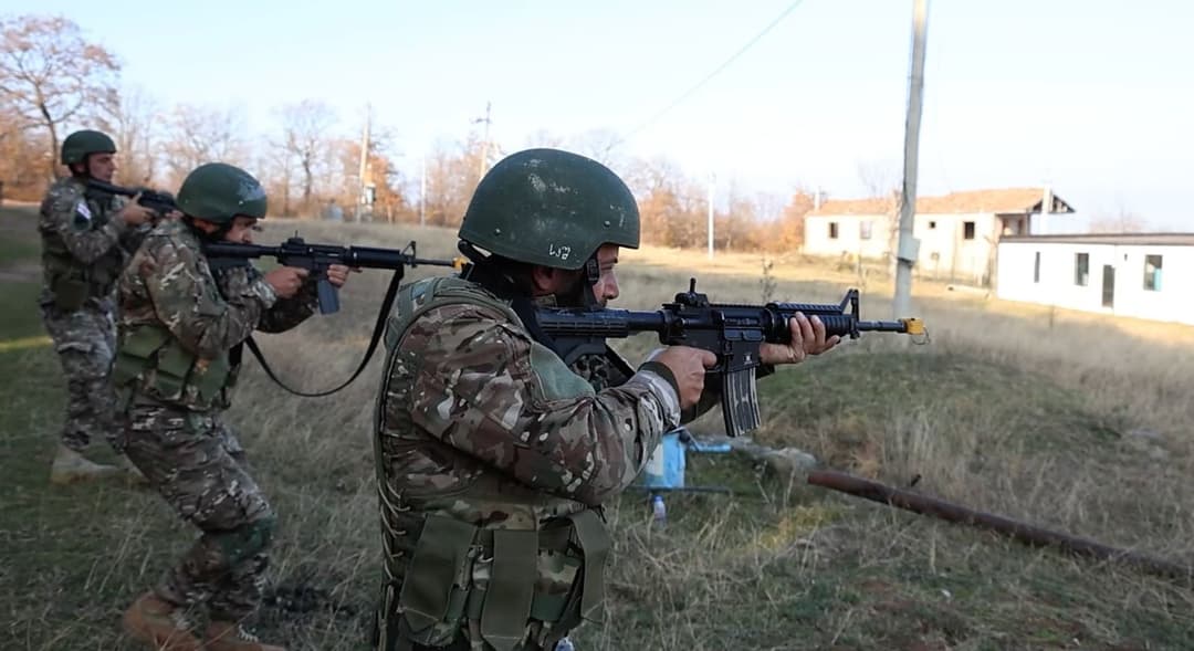 "დიდგორი 2025"-ის ფარგლებში 201-ე ბატალიონის რეზერვის პირადმა შემადგენლობამ თელავში საველე სწავლება გამართა 