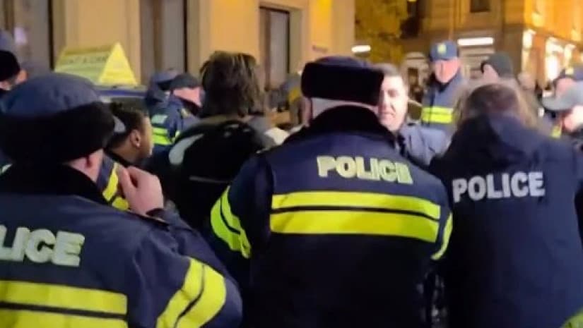 პოლიციამ საპროტესტო აქციის რამდენიმე მონაწილე დააკავა