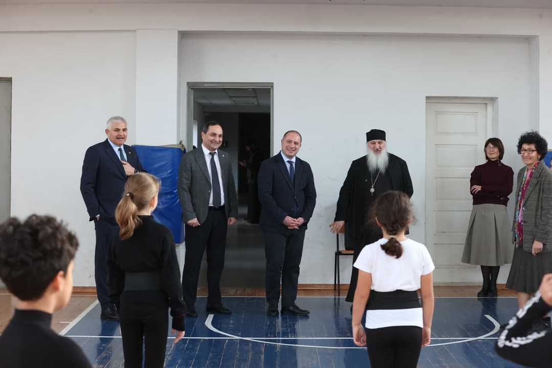 გივი მიქანაძე ღირსი მამა გიორგი მთაწმინდელის გორის სკოლა-გიმნაზიას ეწვია