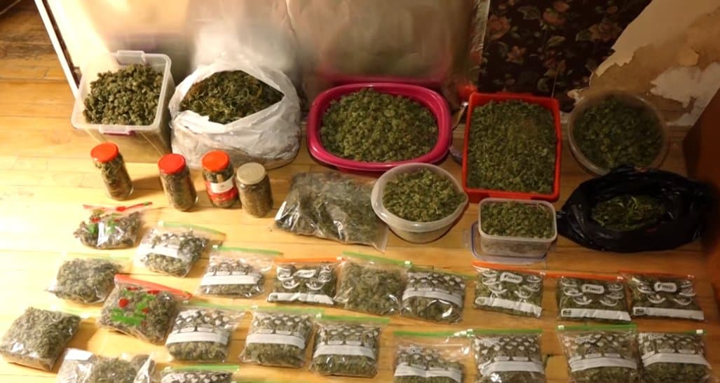 პოლიციამ განსაკუთრებით დიდი ოდენობით სხვადასხვა სახის ნარკოტიკი ამოიღო