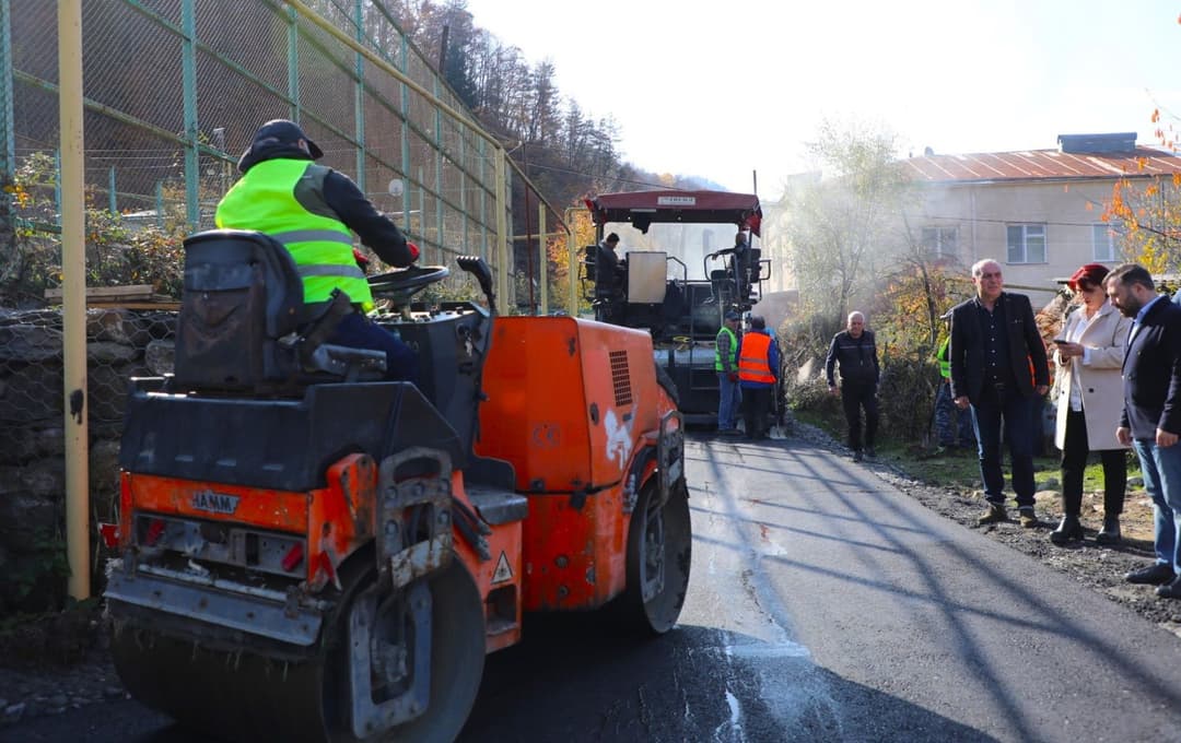ონში თერთმეტი ჩიხის და ტაბიძის ქუჩის რეაბილიტაცია მიმდინარეობს