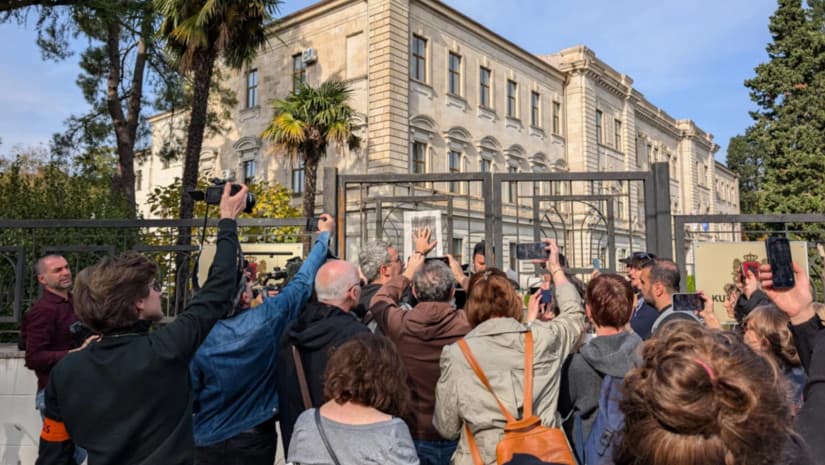 ქუთაისის სააპელაციო სასამართლოში, სადაც მზია ამაღლობელის პროცესი მიმდინარეობს, ჟურნალისტები არ შეუშვეს