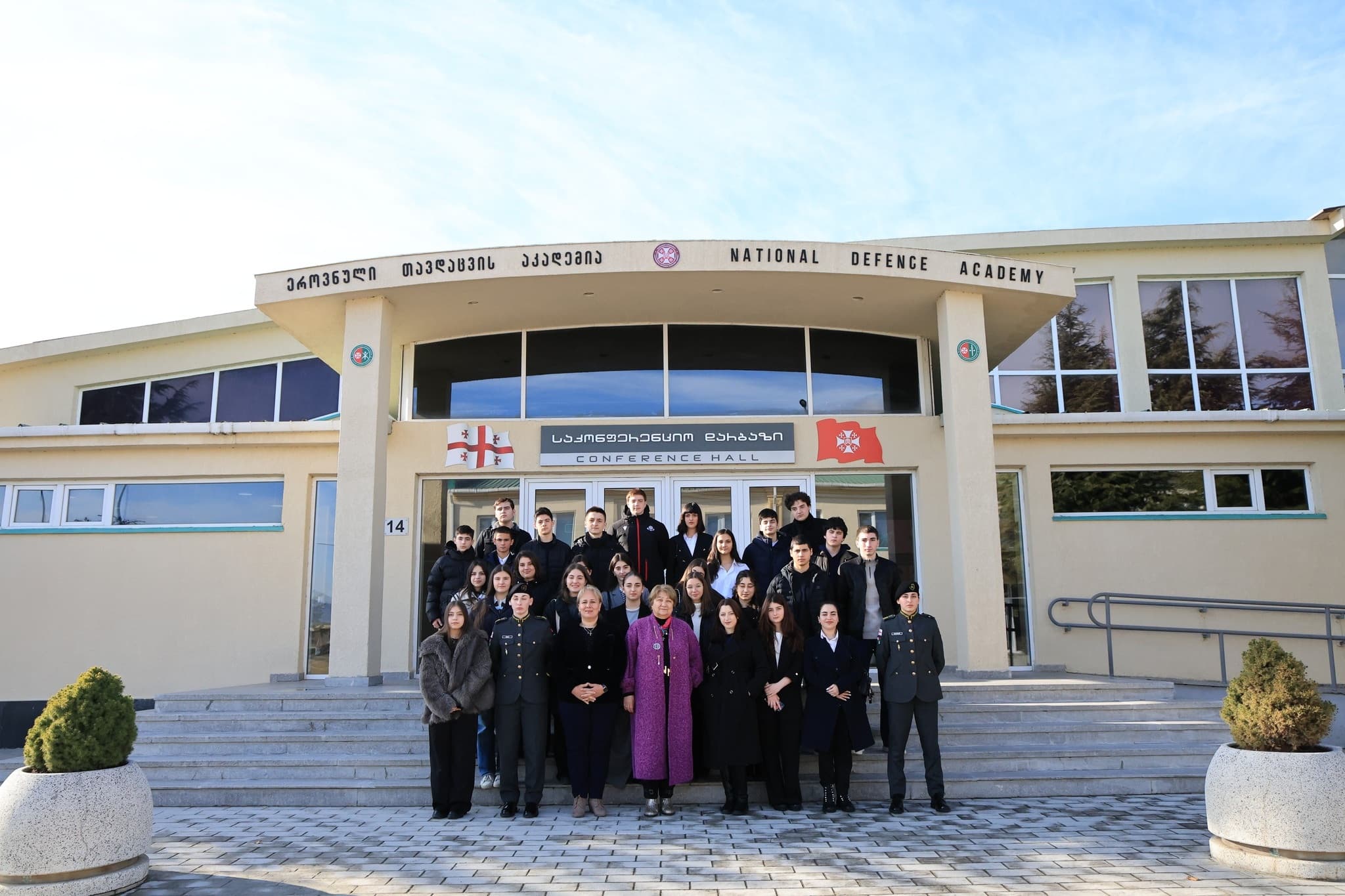 Frontnews image description