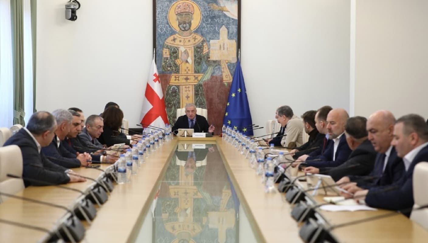 Frontnews image description