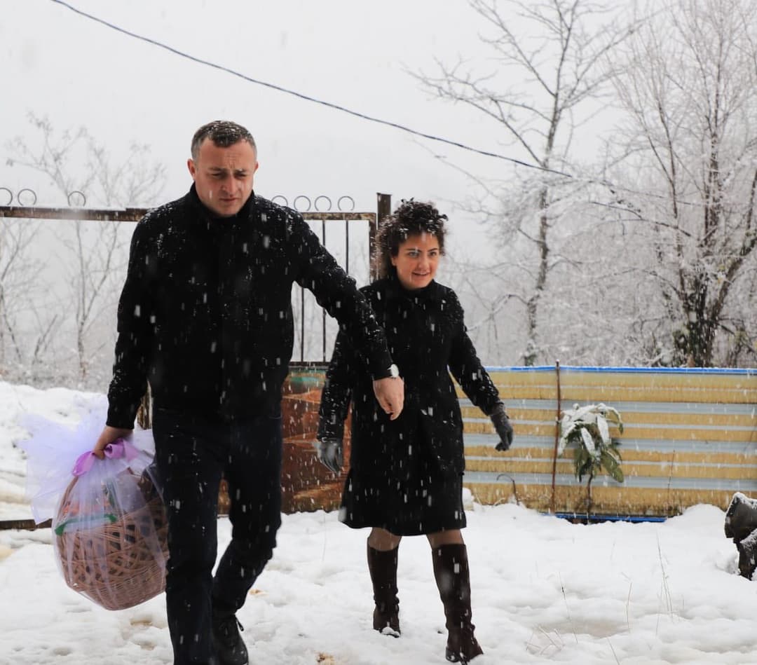 ვახტანგ ღამბაშიძე - საახალწლო ნობათები გადავეცით 612 ბენეფიციარს, 470 მრავალშვილიან და სოციალურად დაუცველ ოჯახს
