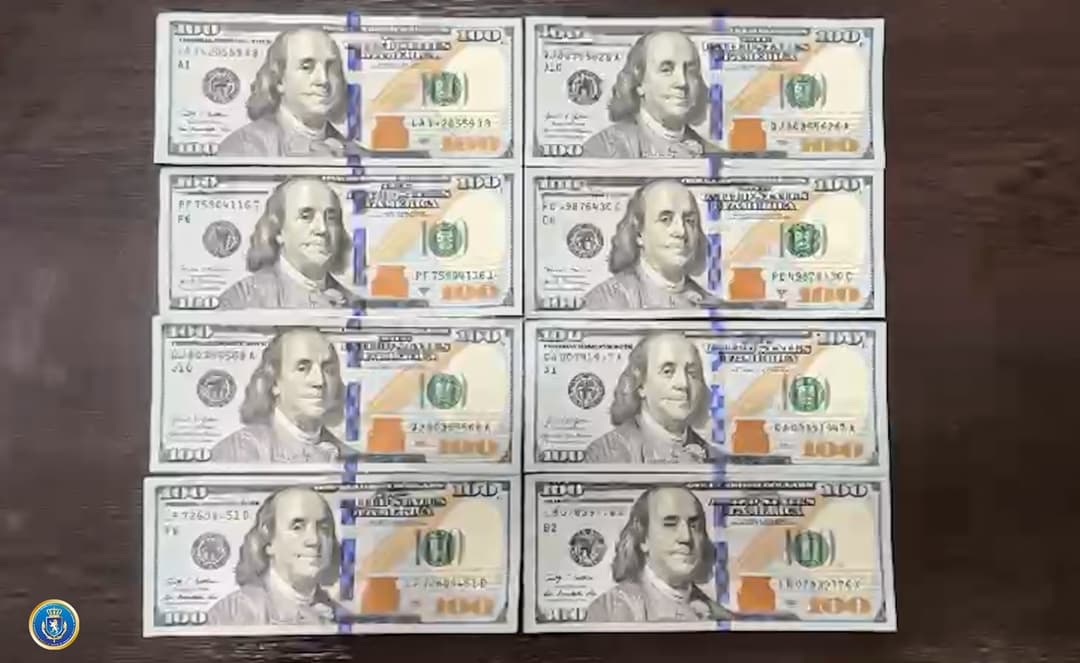 Customs officer arrested for bribery following undercover investigation