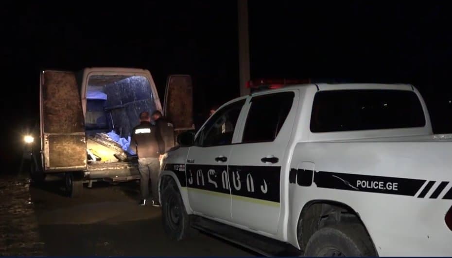 Investigators alleged the pair broke into two factories operated by foreign companies and illegally removed around 600 kilograms of copper-containing wiring along with a valuable metal aggregate